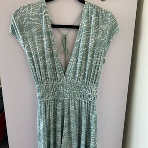 urban outfitters green and white romper